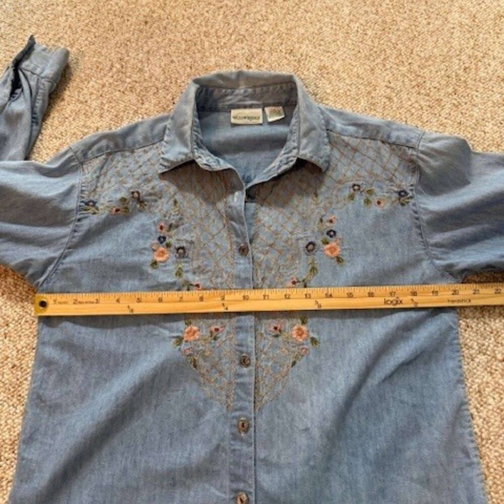 Vintage Willow Ridge Denim Embroidered Floral Shirt Woven Details Size Medium - Picture 5 of 8